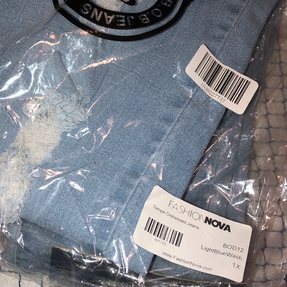 Fashion Nova Jeans - Picture 5 of 7